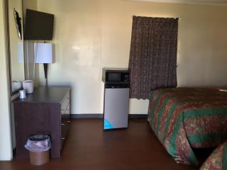Skyland Inn - Bristol - Hilander Park - 4