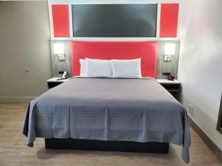 Seven Seas Inn & Suites - Newport - 3