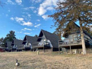 Calm Waters Resort - Branson - 9