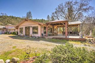 Gorgeous Oakhurst Retreat with Swimming Hole! - Oakhurst - 0