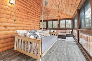 Relaxing Cabin near Bear Claw Vineyard, Hot Tub, Game Room, Pet Friendly, sleeps10 - 1