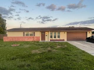 Charming Two-Bedroom Home Quiet and Cozy . - 5