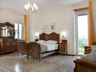 Apartment in Casale with Panoramic Vineyard Views - 6