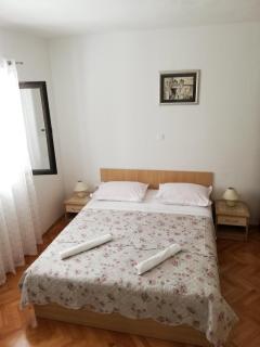 Apartments Aniko Šarić - Tučepi - 0