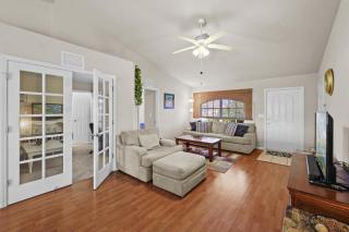 Family vacation, heated pool, wake up to enjoy the sunrise - Villa Pine Island - 4
