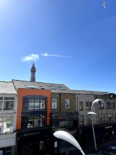 Winter Gardens North Pier 2 Bed - Blackpool - 6