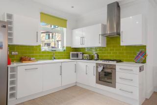 30 percent off! The Central Whitby Gem - 4 Bedrooms - 5