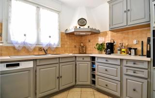 Awesome Home In Slaurent-La-Vernede - 4