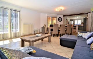 Awesome Home In S,laurent-La-Vernede - Fontarèches - 9