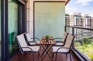 Gindi TLV, 3BR over Fashion Mall - 9
