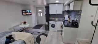 Charming, cosy hideaway with free WiFi, parking - 7