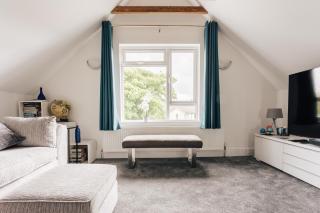 Private Two Bedroom Residence in Southbourne - Private Parking - Off the High Street - Minutes Away from the Beach - 7