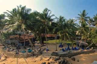 Sri Gemunu Beach Resort - 0