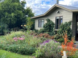 The Little House on The Hill - Healesville - 6