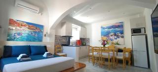 Chariot Apartments Santorini - Kamari - 2