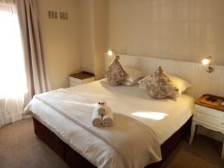 137 High Street Guest House - Grahamstown - 3