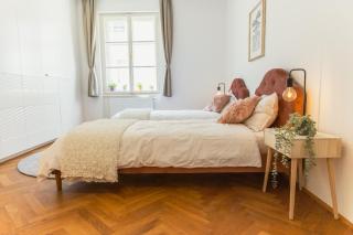 Top location CITY CENTRE CONDO in historic building with free garage PARKING - Lubiana - 1