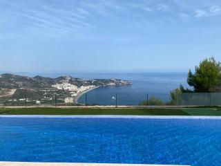 Half of the luxury villa with sea view and pool in natural park - La Herradura - 0