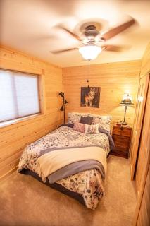 Beautiful Relaxing Home in Warm Springs Ranch - Misty Mountain Hideaway - 2