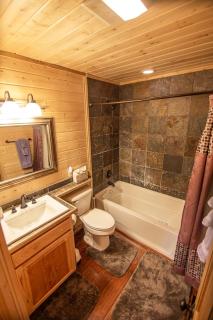 Beautiful Relaxing Home in Warm Springs Ranch - Misty Mountain Hideaway - 5