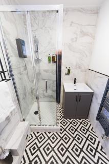 Coastline Villas - Heart of Redcar 1 & 2 Bed New Apartments, ideal for contractors and holidayers - Redcar - 2
