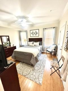 COZY DOWNTOWN APARTMENT-Naval Academy Vicinity - Annapolis - 4