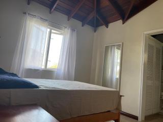 ‘MORIAH’ Private Room with Double Bed and shared bathroom - Saint Philip - 3