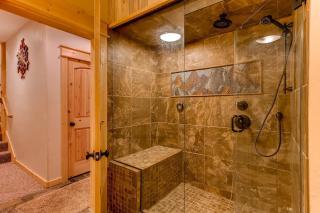 Beautiful Custom Log Cabin with Mountain Views, Pool Table & Hot Tub - The Claim - 4