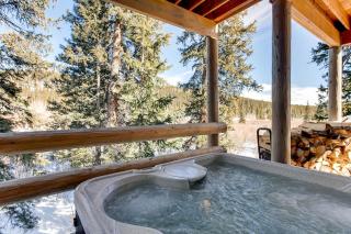 Beautiful Custom Log Cabin with Mountain Views, Pool Table & Hot Tub - The Claim - 8