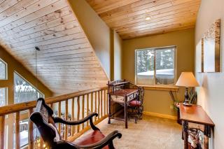 Immaculate & Private Mountain Home with Hot Tub - Sugar Pine Lodge - 4