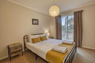 Front Row Beachfront - Binalong Bay - 7