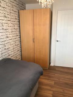 Double room with en-suite. Central for North West - 1