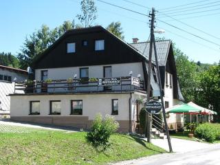 RESTAURACE A PENZION MÁJA - 2