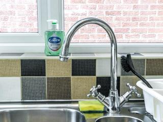 Amazing 2BR Townhouse in Fab District - Queens Uni - Pass the Keys - 1