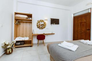 Deluxe Hotel - 3