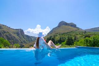 Heated Private Ozone Salt Pool, Jacuzzi, Cinema Inside & Outside, Ping Pong, Billiard, Ps5, Playground, Giant Chess, Giant Monopoly, Table Football, 3x Surround Sound - Villa Rokka Luxe - Kissamos - 3