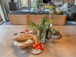 traumHaff Küstenchalets - einzigartige Chalets an der Ostsee. Ganz aus Lärchenholz mit Kamin und Sauna - Vogelsang - 9