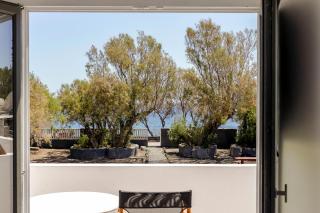 Exi Sea Side Suites - Perissa - 6