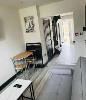 Wadhurst - Stunning 4 bed (all en-suite) house - 0