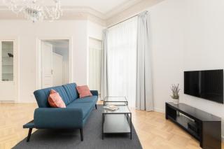 Marszałkowska 58 - Classy Two Bedroom Apartment with Balcony by Noclegi Renters - Warsaw - 3