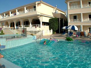 Roseland Hotel - Kalamaki - 0