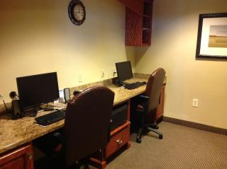 Best Western Plus Butterfield Inn - 5