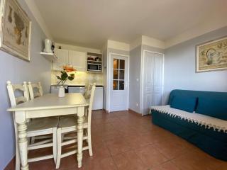 Les Issambres: Studio cabine 4 couchages, clim, piscine, parking - FR-1-226-84 - Les Issambres - 9