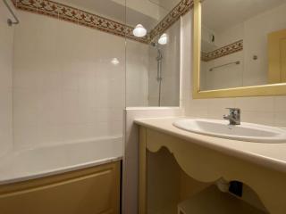 Les Issambres: Studio cabine 4 couchages, clim, piscine, parking - FR-1-226-84 - Les Issambres - 3