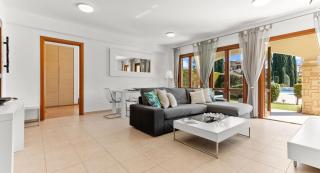 Pool side ground floor apartment BF02 - Theseus Village, Aphrodite Hills Resort - Kouklia - 1