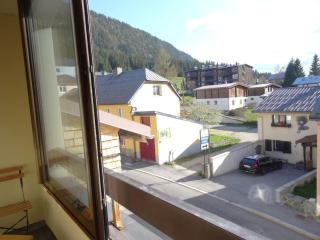 Appartement au cœur du village avec parking privé - 1