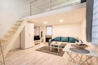 Artistic Home Apartment - Budapest - 3