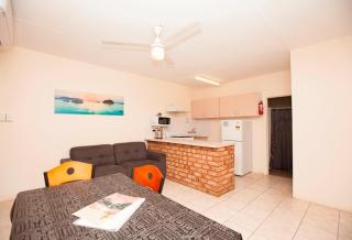 Carnarvon Central Apartments - Carnarvon - 9