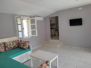 Pefkari Bay Villas - 4