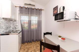 Apartments and Room Take it easy - Tribunj - 7